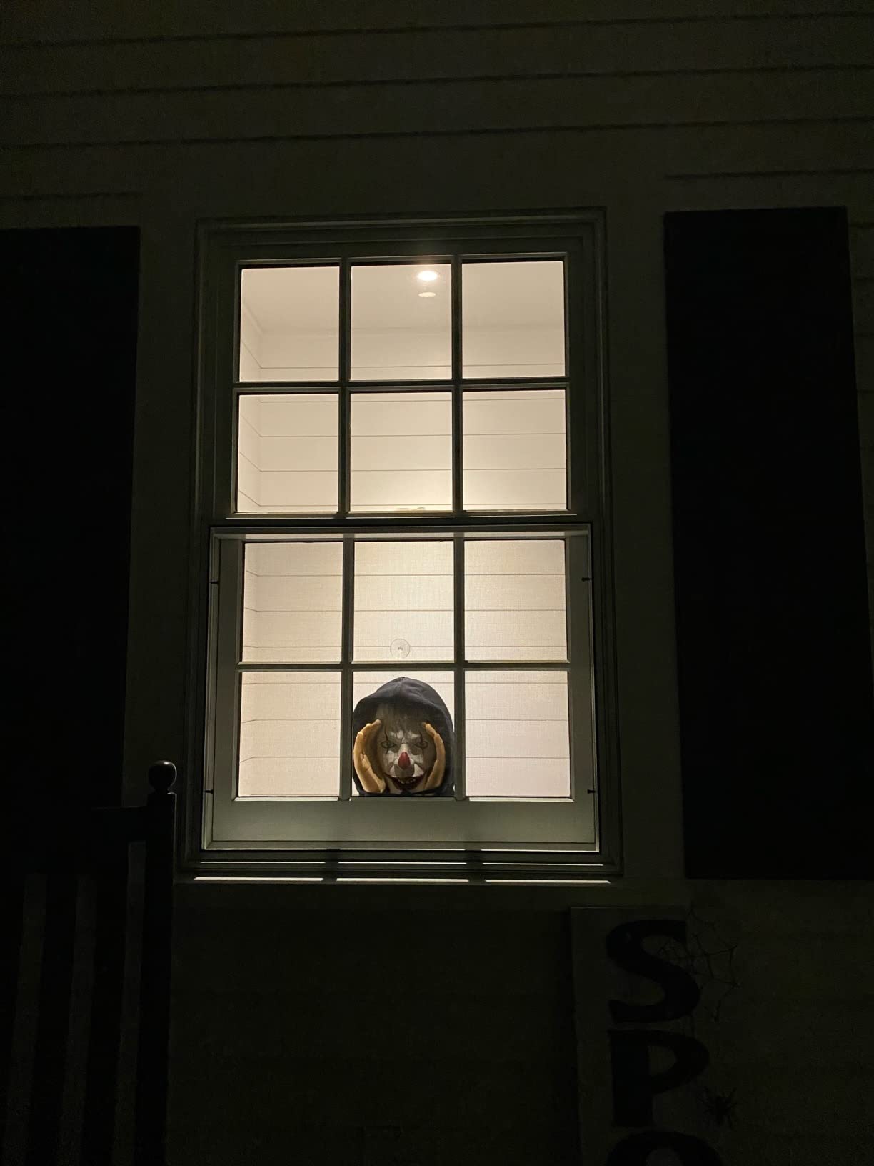 🔥The voyeur who greeted Halloween