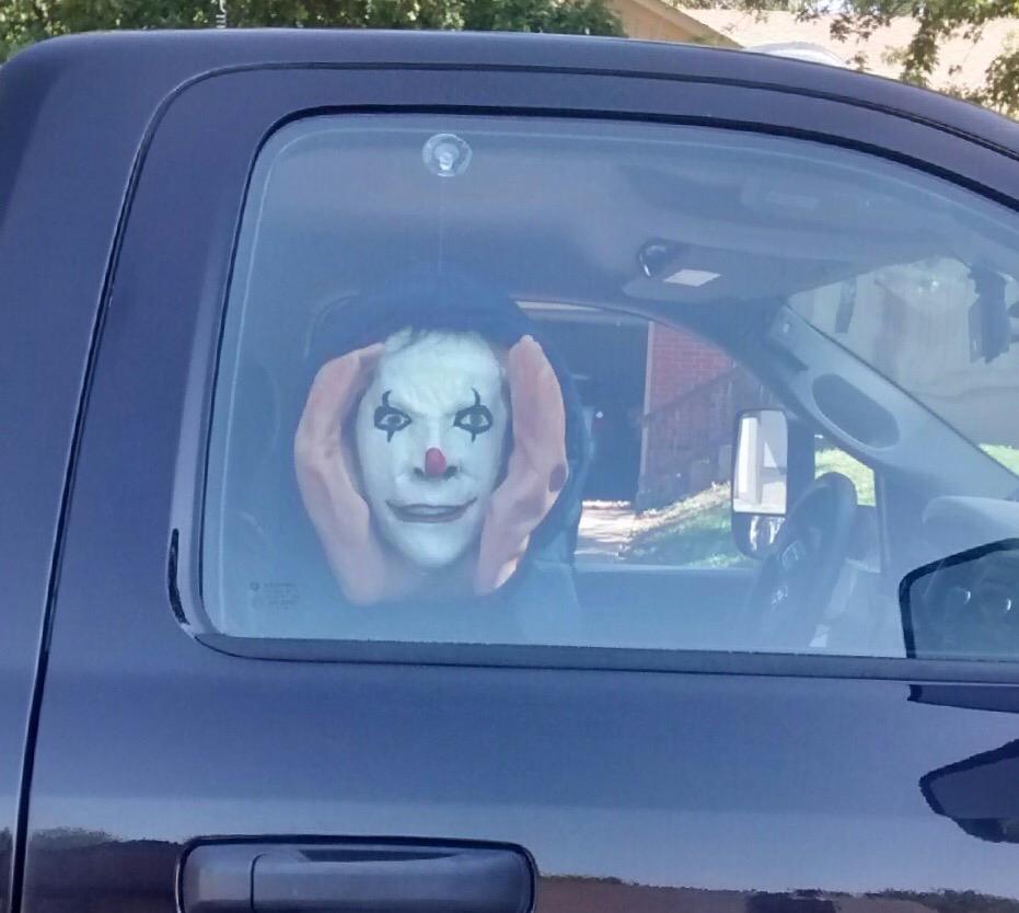 🔥The voyeur who greeted Halloween
