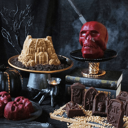 Halloween bakeware haunted skull