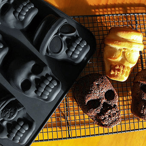 Halloween bakeware haunted skull