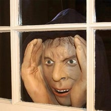 🔥The voyeur who greeted Halloween